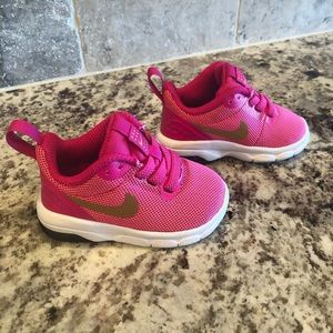 infant pink nike air max